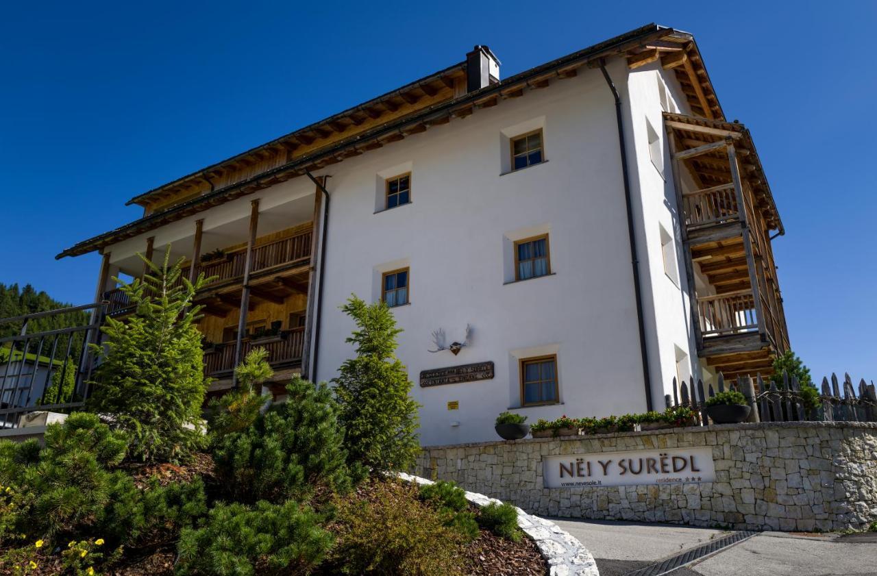 Nei Y Suredl Nevesole Aparthotel Corvara In Badia Exterior photo